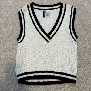 H&M Knit Black and White Women's Sweater Vest